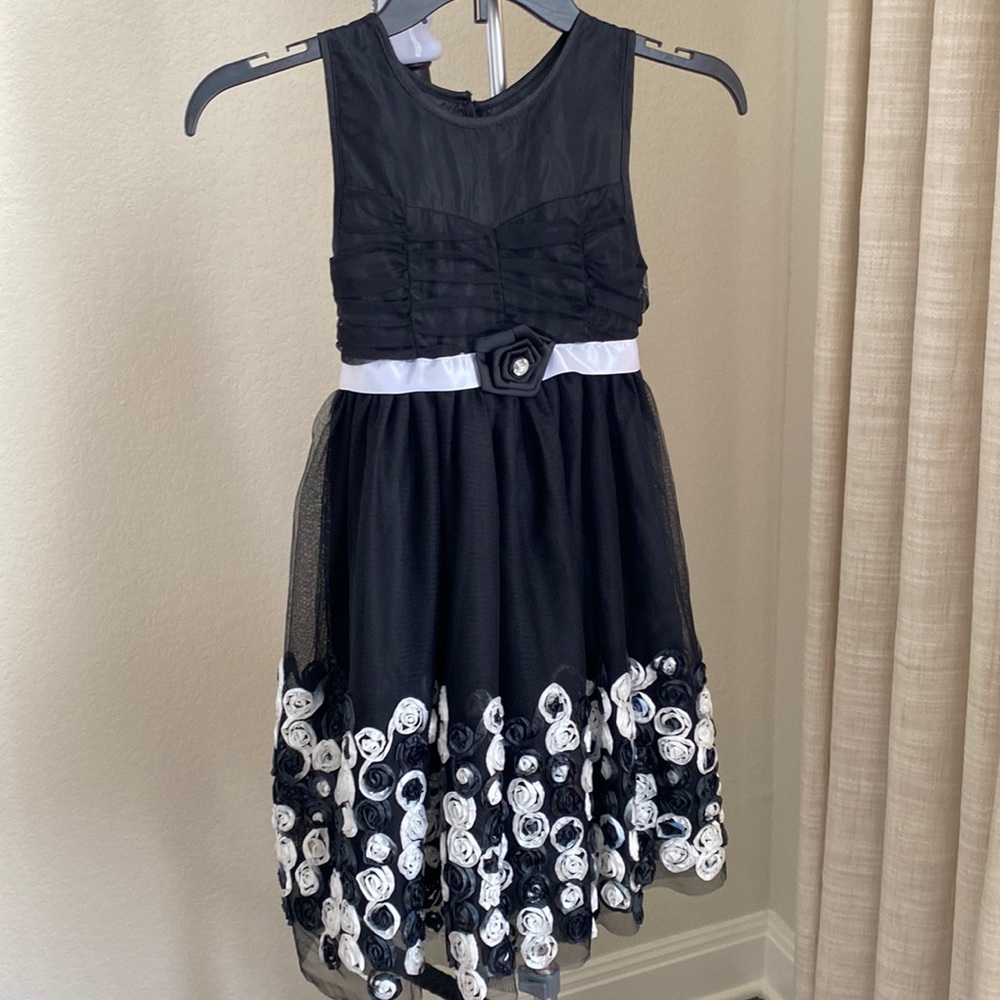 Beautiful girls formal dress!